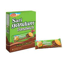 Roma - Sari Gandum Sandwich Biscuit - Susu &amp; Cokelat (38.5g)